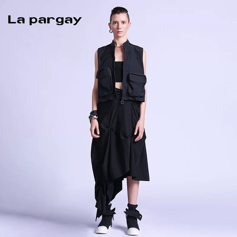 Lapargay short sleeveless vest 2026 spring new women's black personality fashion casual design top - Lapargay