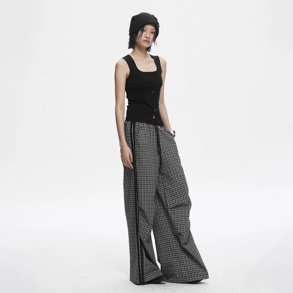 Lapargay Vintage Black and White Plaid Side Contrast Loose Wide-Leg Casual Pants L78202901S - Lapargay