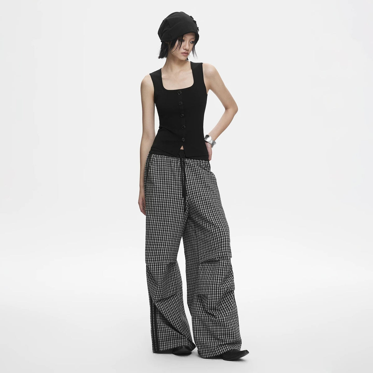 Lapargay Vintage Black and White Plaid Side Contrast Loose Wide-Leg Casual Pants L78202901S - Lapargay