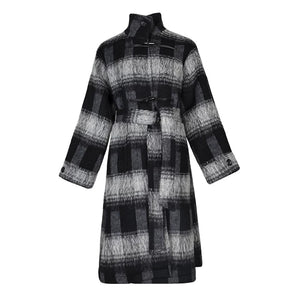 Lapargay Vintage Plaid Wool Coat with Horn Button Stand Collar Design, Two-Way Wear with Belt L78101604C - Lapargay